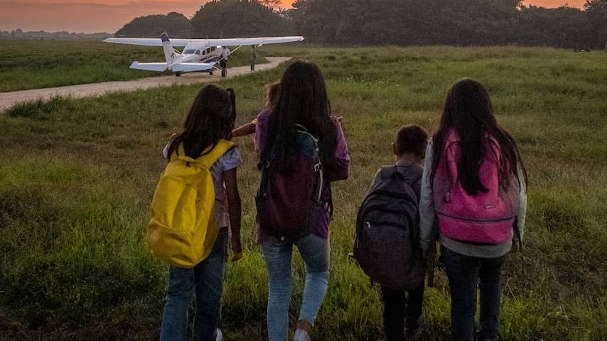 As a child crashing and surviving for 40 days in the jungle: "She's a miracle"