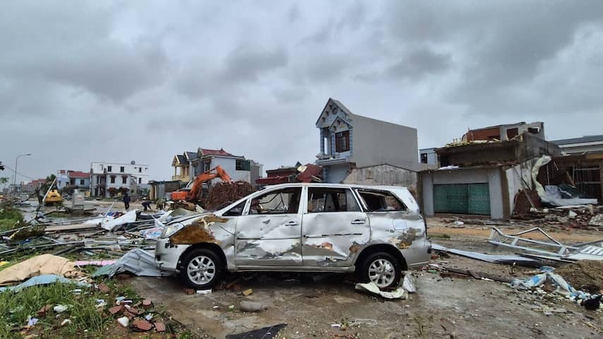 At least twelve dead and seventeen missing by typhoon Baloi in Vietnam