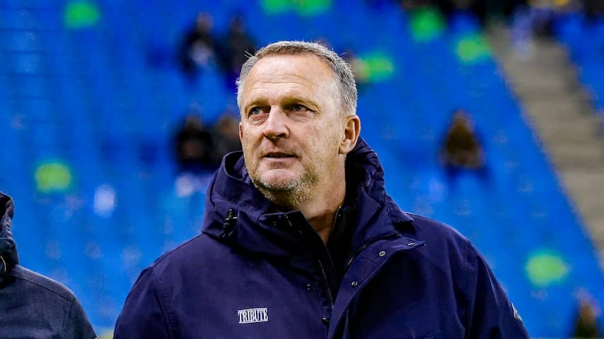 FC Twente appoints Van den Brom as the new trainer after dismissal Oosting