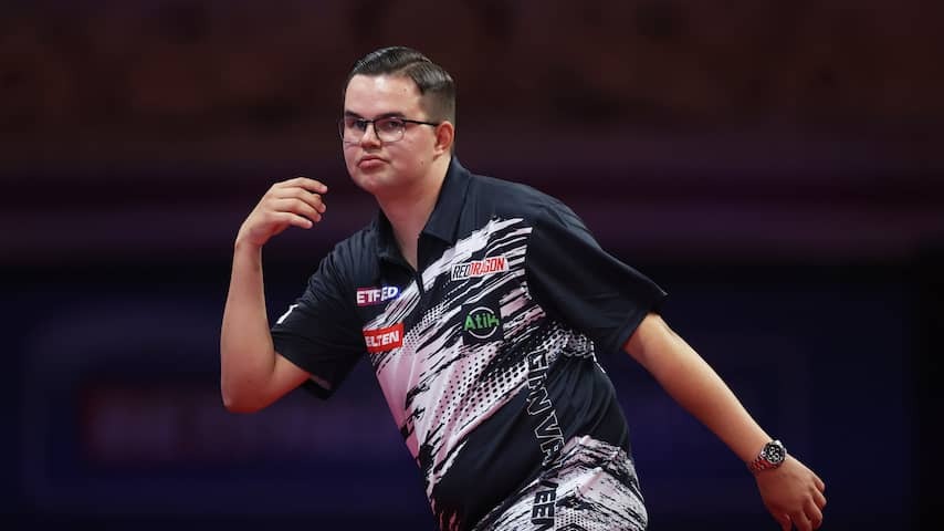 Van Veen does not give Price a leg in the Czech Republic, Nijman lets Humphries escape