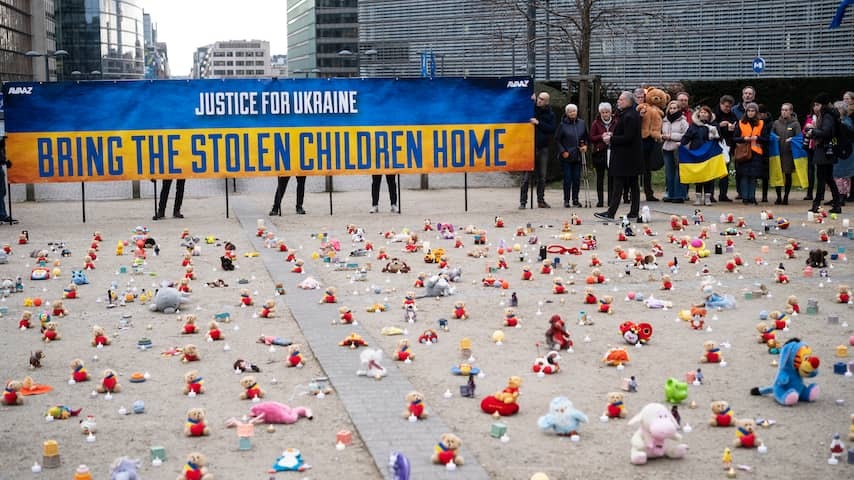 Defense expert Ko Colijn about how Russia abducts children en masse