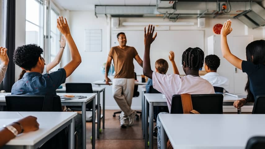 Education Council advises: 'Use home language students to learn Dutch'
