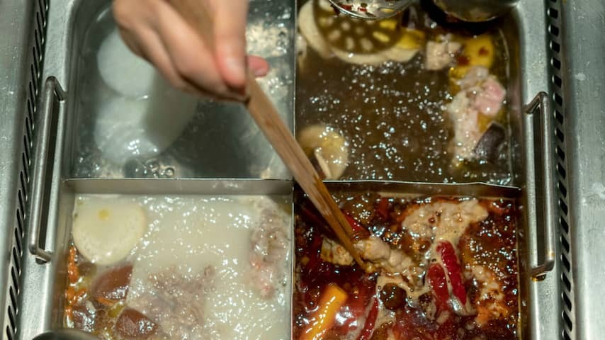 Chinese teenagers receive a 250,000 euro fine for peeing in Hotpot
