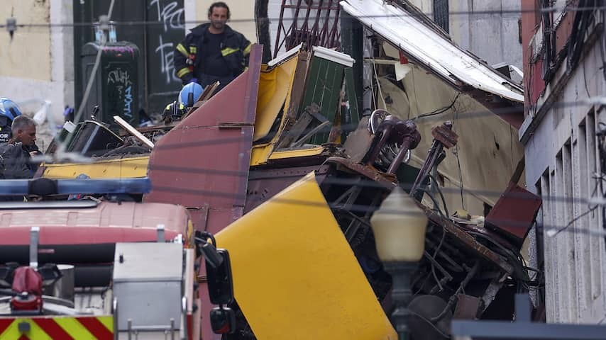 Mayor of Lisbon stops all other cable trams after accident with fifteen dead