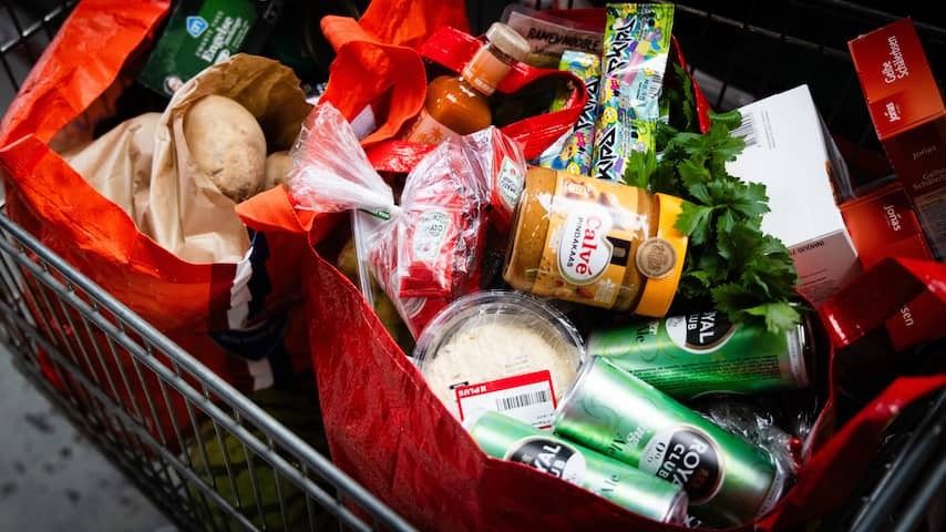 Food Bank suffers from food waste: 'We buy milk in'