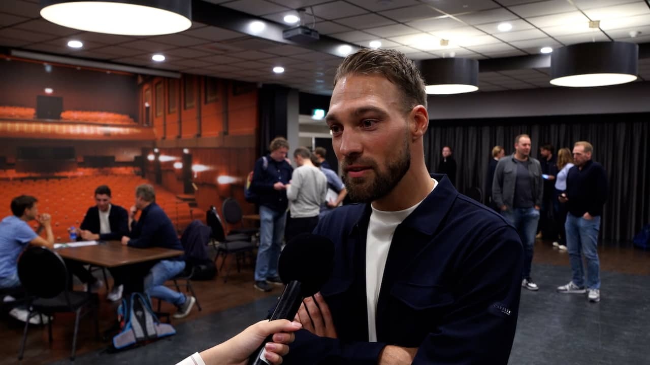 Image from Video: Nuis Signs Lifetime Contract: 'Keep Skating As Long As I'm good'