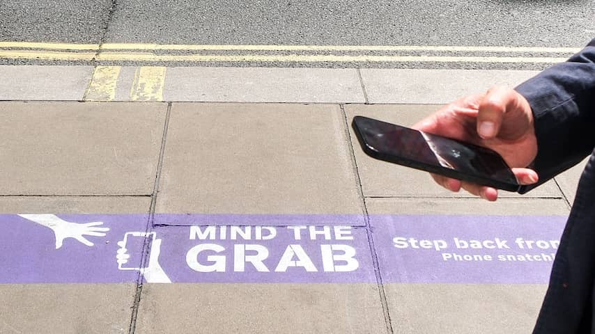 Following one stolen phone leads to rolling up large gang of thieves in London