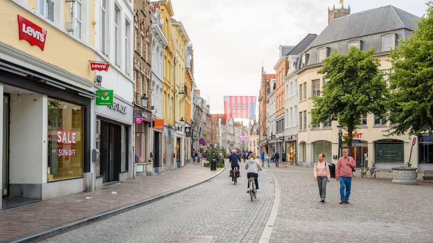 Bruges gets no less than 390 bicycle streets and hopes for fewer cars in the city