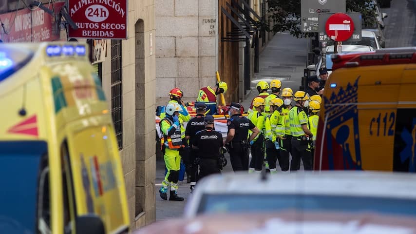 Four dead after collapse of building being renovated into a luxury hotel in Madrid